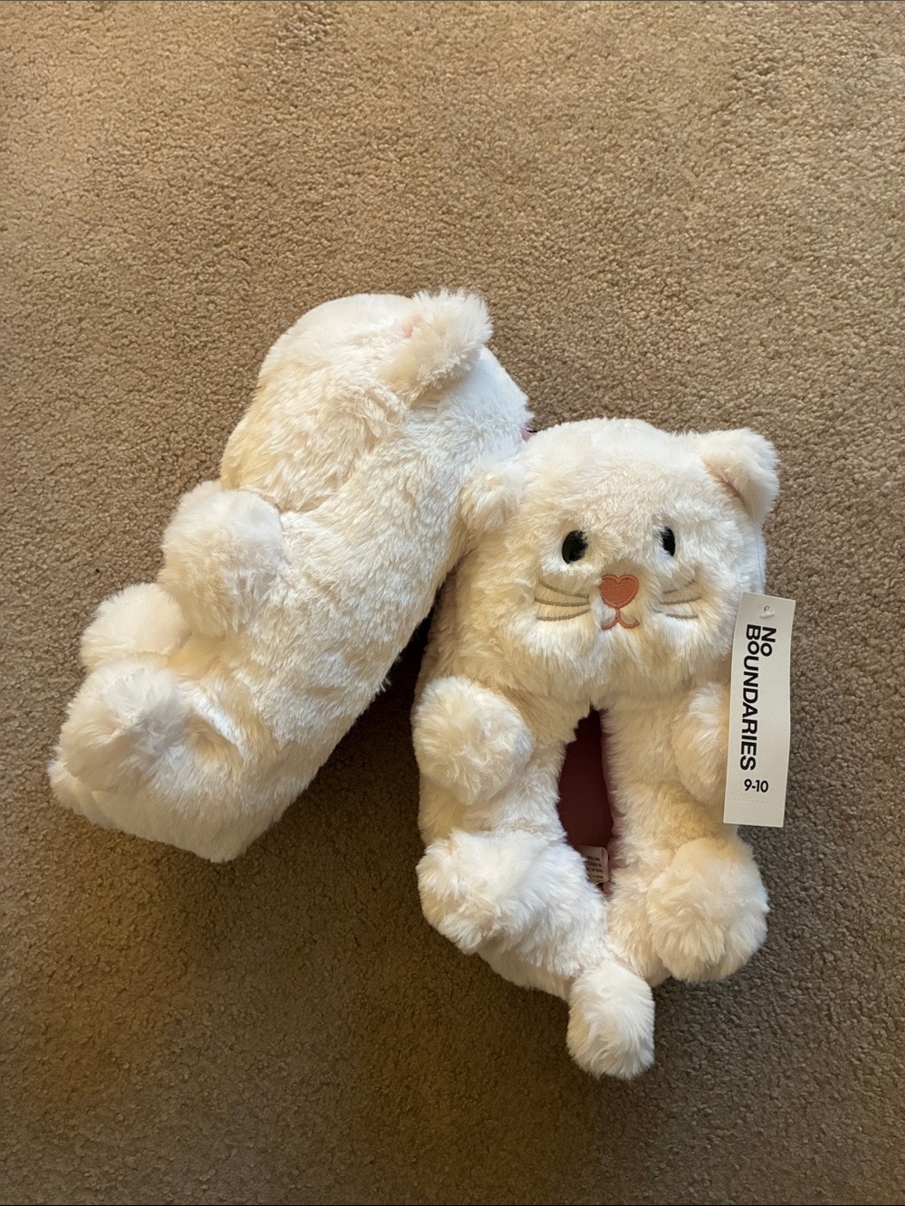 No Boundaries Plush White Cat Slippers - Womenβs Size 9/10